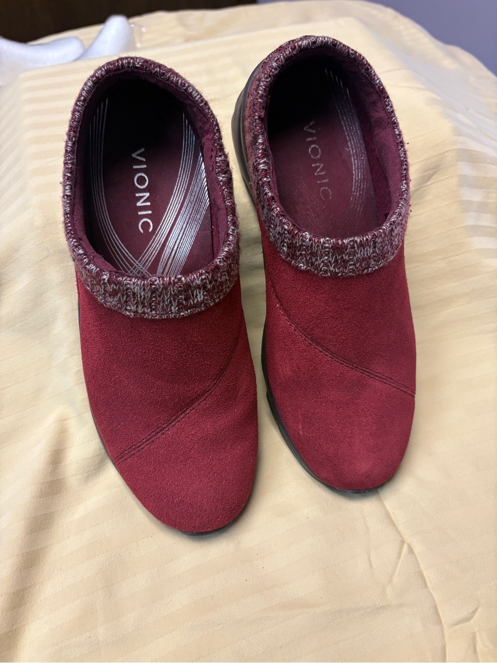 Vionic Women's Burgundy Slip-On Mules with Knit Collar